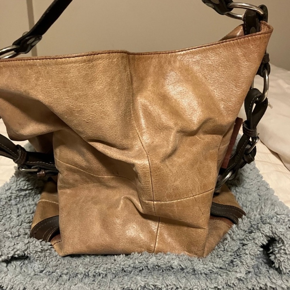 Elegant Tan Leather Women's Bag